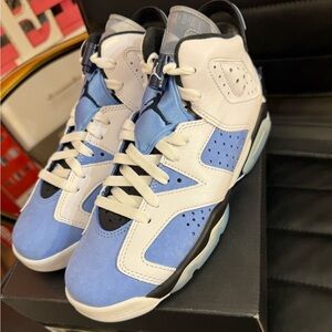 University blue Jordan 6 retro gs
